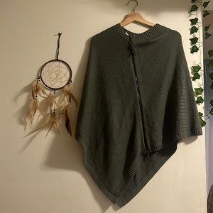 Lululemon poncho 26 in length, seaweed green